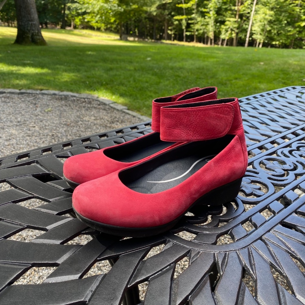 Dansko Lulu Wedge Size 37
